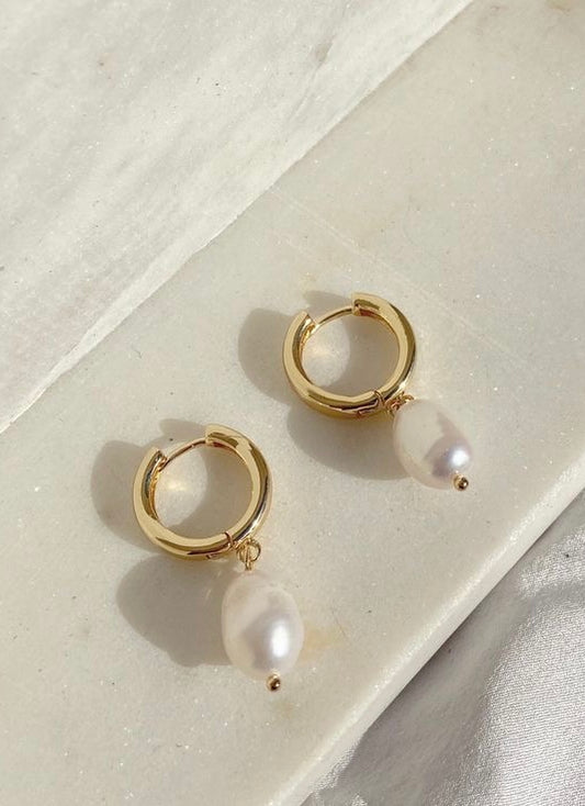 Alissa Pearl Earrings